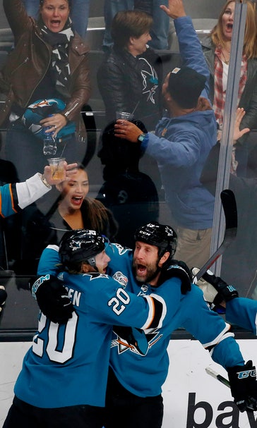 Thornton’s 400th goal lifts Sharks past Predators 5-4